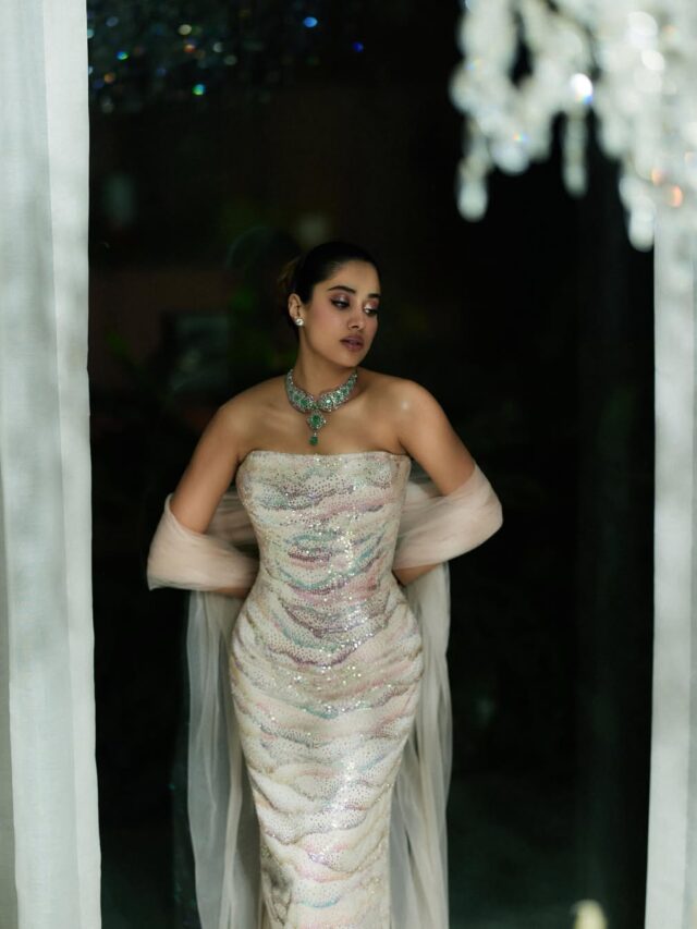 જ્હાન્વી કપૂરનો કિલર લુક: ફિશકટ ગાઉનમાં મચાવી ધૂમ!