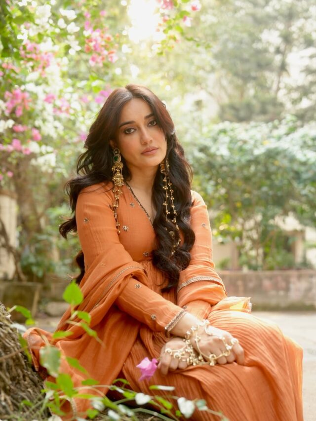 સુરભિ જ્યોતિનો મેટરનિટી ગ્લો, ઓરેન્જ સૂટમાં ફ્લોન્ટ કર્યો બેબી બમ્પ