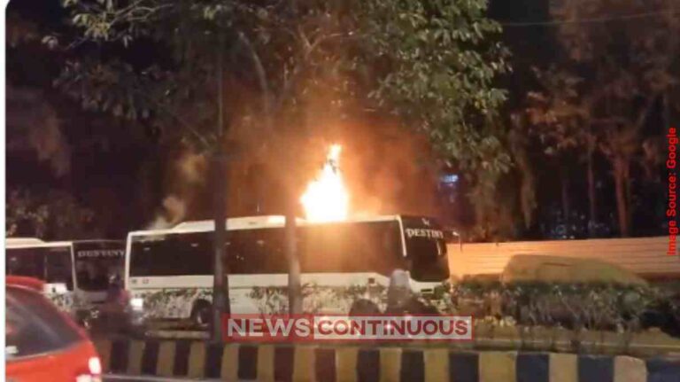 Dahisar Bus Fire Near Petrol Pump દહિસરમાં પેટ્રોલ પંપ પાસે લક્ઝરી બસમાં ભીષણ આગ