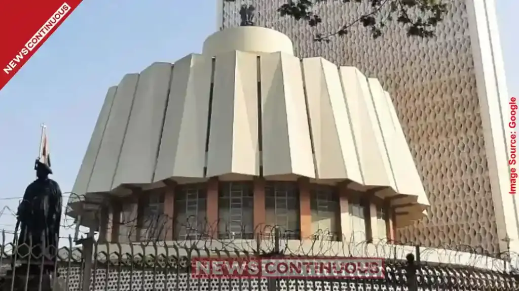 313909High-Voltage Drama Outside Vidhan Bhavan: Latur Farmer Pours Orange Drink instead of Petrol in Unique Protest for Road Access