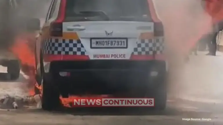 Narrow Escape for Mumbai Police Personnel as New Scorpio-N Catches Fire in Sakinaka; Vehicle Gutted Within Minutes.