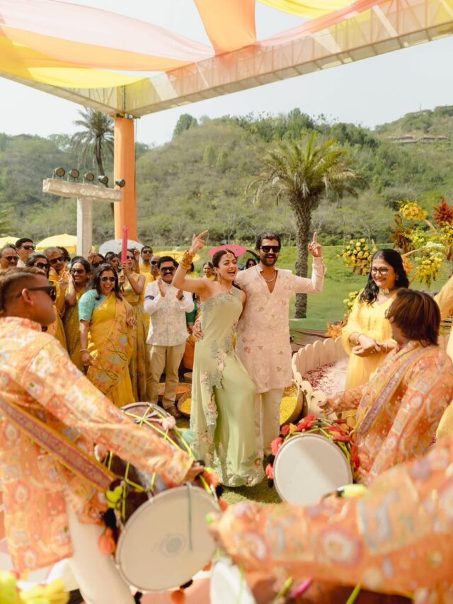 રશ્મિકા-વિજયની હલ્દીમાં મચી ધૂમ: ફૂલોની વર્ષા અને હોળી જેવો માહોલ, જુઓ સુંદર તસવીરો