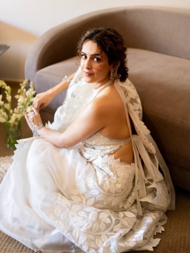 સફેદ સાડીમાં સાન્યા મલ્હોત્રાનો જોવા મળ્યો કિલર લુક, ફેન્સ થયા ‘ક્લીન બોલ્ડ’