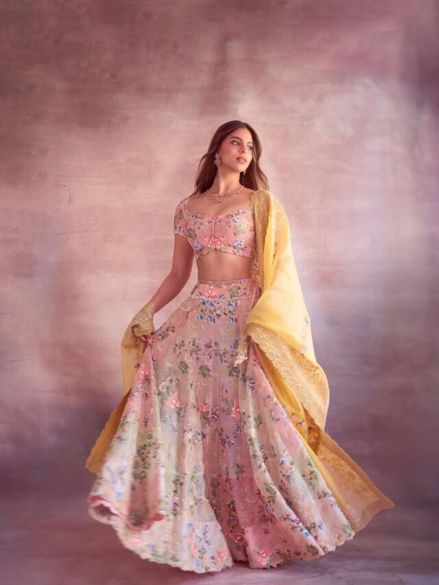 અર્જુન તેંડુલકરના લગ્નમાં સુહાના ખાનનો દેશી લુક વાયરલ, પિંક લહેંગામાં જીત્યા ફેન્સના દિલ!