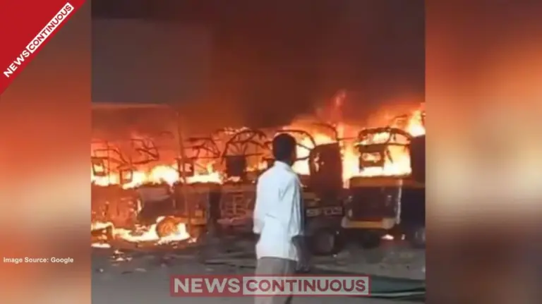 Major Fire in Ghatkopar: 8 Rickshaws Gutted in Garodia Nagar