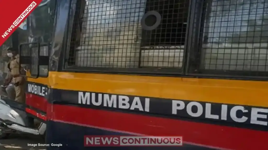 Filmy Robbery in Kurla: 'Fake Cops' gang loots Mumbai jeweler of Rupees 15 lakh under the pretext of cheap gold deal.