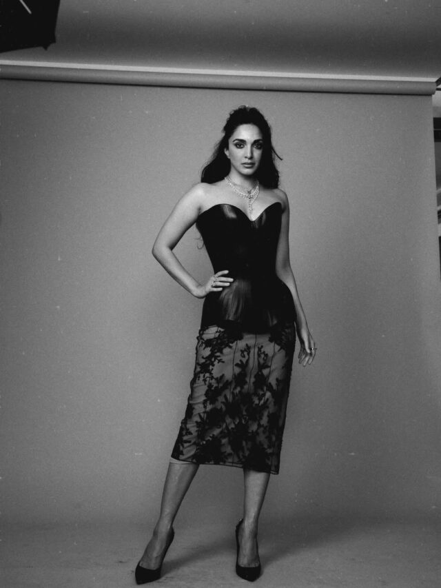 બ્લેક આઉટફિટમાં કિયારા અડવાણીનો ‘ગ્લેમરસ’ અંદાજ