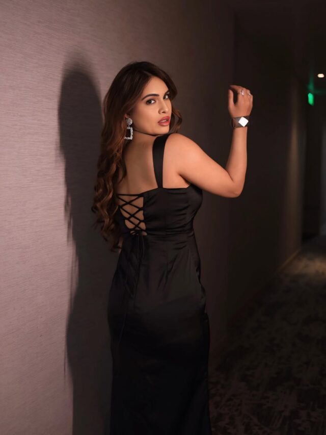 નેહા મલિકનો બ્લેક મેજિક! જુઓ ગ્લેમરસ ફોટોશૂટ