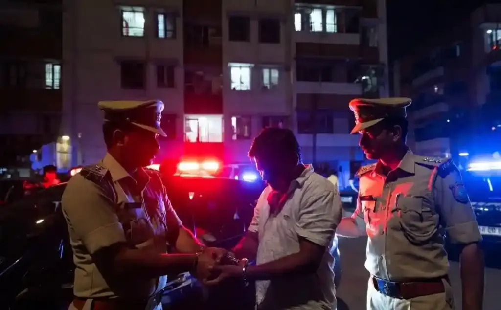 Mira Road POCSO Case Arrest। બળાત્કાર અને પોક્સો (POCSO) કેસનો ફરાર આરોપી મિરા રોડ પરથી ઝડપાયો ૨૯ મે સુધી પોલીસ કસ્ટડી