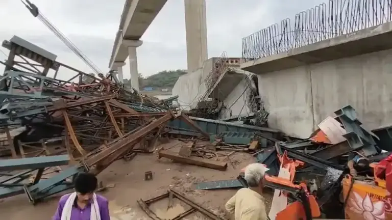 Hamirpur Bridge Collapse। હમીરપુરમાં વાવાઝોડાને કારણે નિર્માણાધીન પુલ તૂટ્યો, ૬ મજૂરોના મોતથી હડકંપ