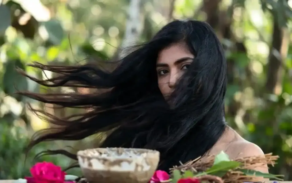 Multani Mitti Hair Care। કેમિકલવાળા શેમ્પૂને મારો ગોળી! મુલ્તાની માટીથી આ રીતે વાળ ધોવાનું શરૂ કરો, રિઝલ્ટ જોઈને રહી જશો દંગ