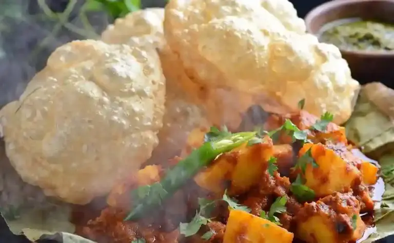 Agra Bedai Aloo Sabzi| આગ્રાની ગલીઓનો અસલી સ્વાદ! તાજમહેલ જેટલો જ પ્રખ્યાત છે અહીંનો આ ખાસ નાસ્તો, મુઘલ કાળ સાથે જોડાયેલા છે તાર
