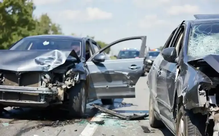 Accident on Western Express Highway  વેસ્ટર્ન એક્સપ્રેસ હાઇવે પર અકસ્માત, પાર્લે બ્રિજ પાસે ઉત્તર દિશાની લેનમાં ભારે ટ્રાફિક જામ.