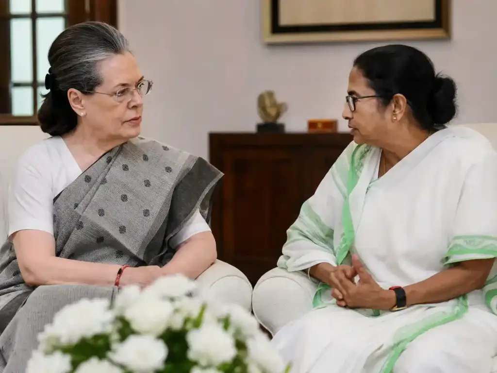 CongressTMC Merger Offer  કોંગ્રેસTMC વિલયની ઓફર સોનિયા ગાંધીએ મમતા બેનર્જીને આપી રાષ્ટ્રીય ઉપાધ્યક્ષ પદની મોટી ઓફર