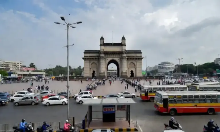 Gateway of India Bus Stop ગેટ વે ઓફ ઇન્ડિયા પાસેનો બસ સ્ટોપ ખસેડવા મામલે વિવાદ, બેસ્ટ સમિતિની બેઠકમાં થયો ભારે હોબાળો