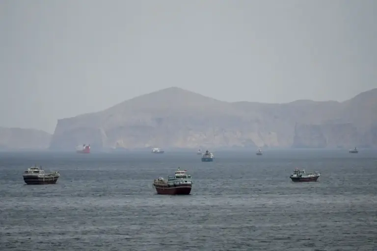Hormuz Strait Crisis| ઈરાન અને ઓમાનનો મોટો માસ્ટરપ્લાન; ટોલ ટેક્સનું નામ બદલીને શરૂ કરી દીધી કરોડોની નવી વસૂલાત