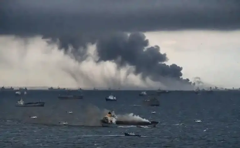 Hormuz Ship Drone Attack Iran Warning  દરિયામાં મચ્યો હાહાકાર! હોર્મુઝની ખાડીમાં જહાજ પર ડ્રોન એટેક, ઈરાનની કડક ચેતવણીથી દુનિયાભરમાં ફફડાટ