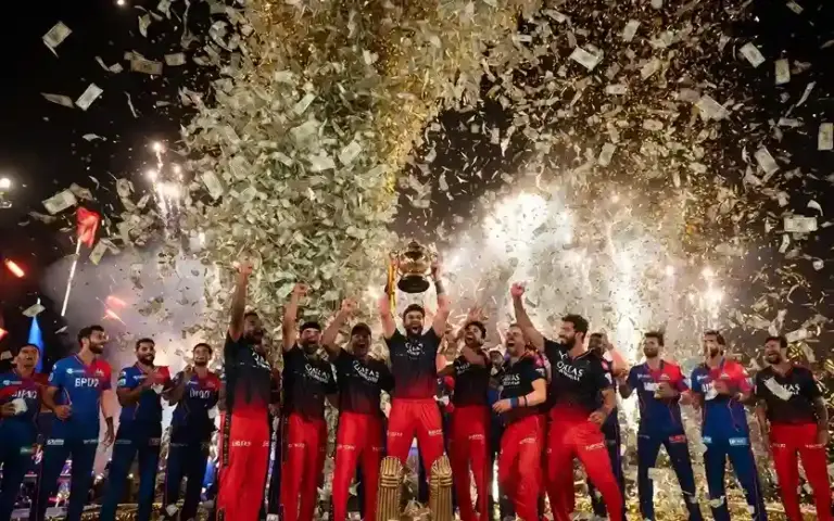 IPL 2026 Prize Money। IPL ચેમ્પિયન બન્યા બાદ RCB ની લોટરી લાગી વિજેતા અને રનરઅપ ટીમો માટે જાહેર થઈ પ્રાઈઝ મની, જાણો કોના ખાતામાં કેટલા કરોડો ગયા!
