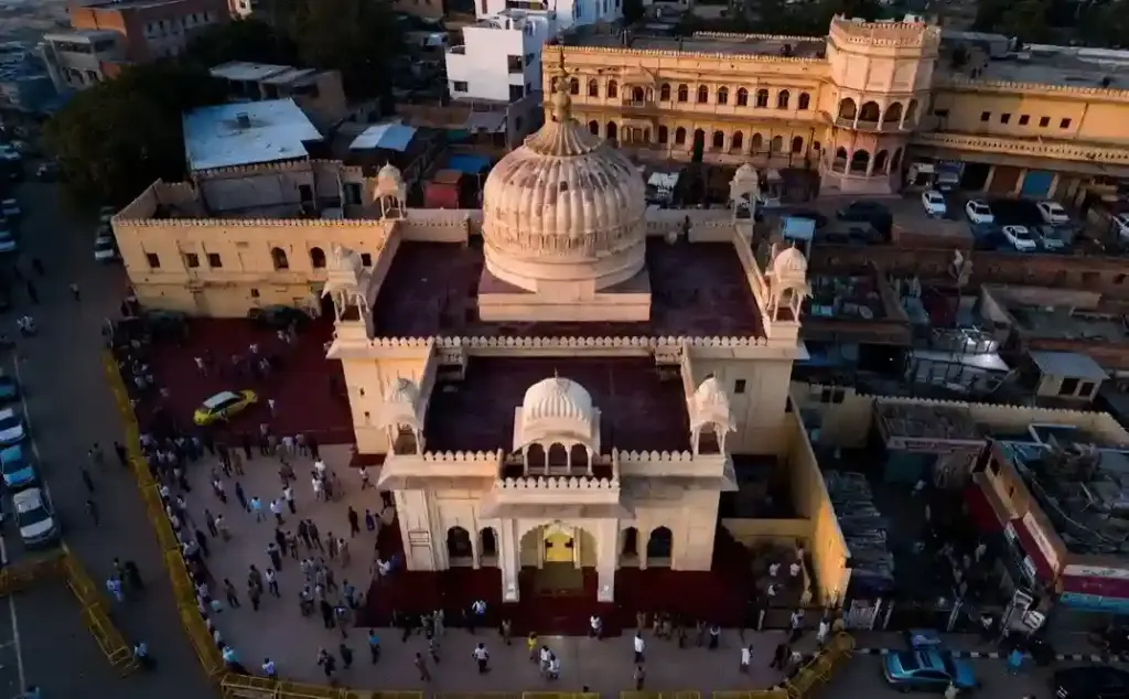 Jaipur Noorani Masjid Sealed।કડક સુરક્ષા વચ્ચે જયપુરમાં નૂરની મસ્જિદ સીલ; અતિક્રમણ પર તંત્રનું મોટું એક્શન, અફવાઓ રોકવા ઇન્ટરનેટ ઠપ્પ