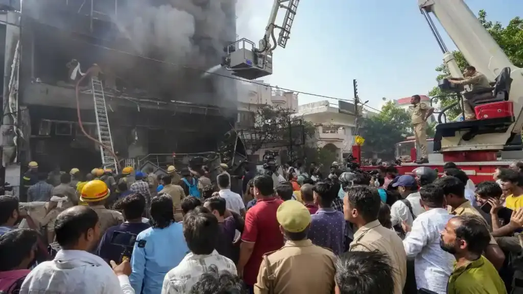 Lucknow Aliganj Fire Accident લખનૌમાં ભયાનક અગ્નિકાંડ એનિમેશન સ્ટુડિયો બિલ્ડિંગની આગમાં ૧૫ યુવાનોના દર્દનાક મોત, લાલચ અને લાપરવાહીએ લીધો ભોગ