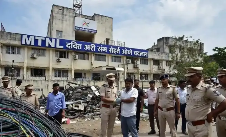MTNL Wadala Cable Theft Case  વડાલા MTNL ઓફિસમાંથી સરકારી કેબલ ચોરી કરનારા ચોકીદાર સહિત ૩ ની ધરપકડ, ૧૦૦ ટકા માલ રિકવર