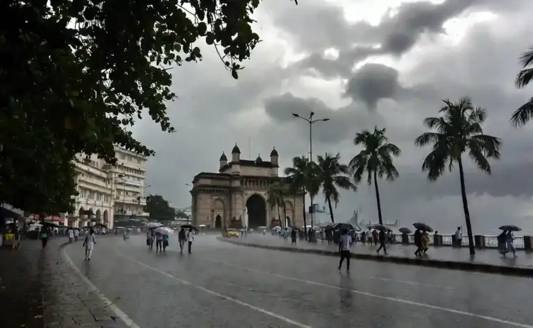Mumbai Monsoon Update।મુંબઈ તરફ ઝડપથી આગળ વધી રહ્યું છે ચોમાસું; આ ચોક્કસ તારીખથી વાતાવરણમાં આવશે પલટો!