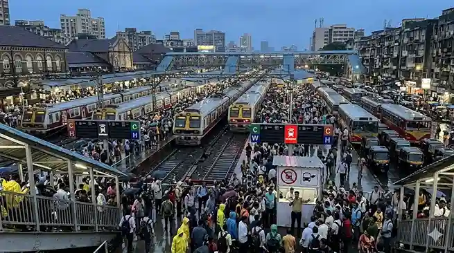 Mumbai Railway Mega Block મેગા બ્લોકની જાહેરાત, રવિવારે મુંબઈ લોકલ ટ્રેન ના સમયપત્રકમાં ફેરફાર, જાણી લો કયો રૂટ રહેશે બંધ.