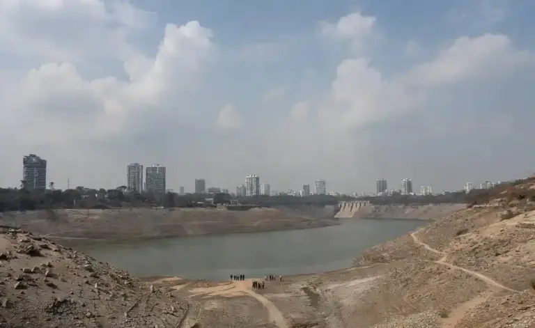 Mumbai Water Crisis  મુંબઈ પર જળસંકટ, પાણીનો જથ્થો ૮% પર પહોંચતા પાલિકાનો મોટો નિર્ણય, અનામત જથ્થાનો કરાશે ઉપયોગ.