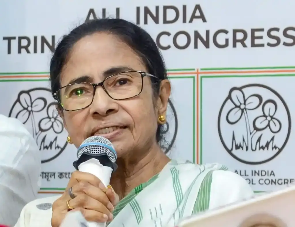 TMC Rebel MPs Letter  મમતા બેનર્જીને મોટો આંચકો! ટીએમસીના બળવાખોર સાંસદોનો લોકસભા સ્પીકરને પત્ર, પક્ષ પલટાના એંધાણ