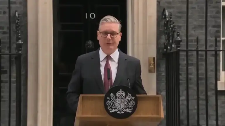 UK PM Resignation  બ્રિટનમાં મોટો રાજકીય ઉથલપાથલ વડાપ્રધાન કીયર સ્ટાર્મરે આપ્યું રાજીનામું