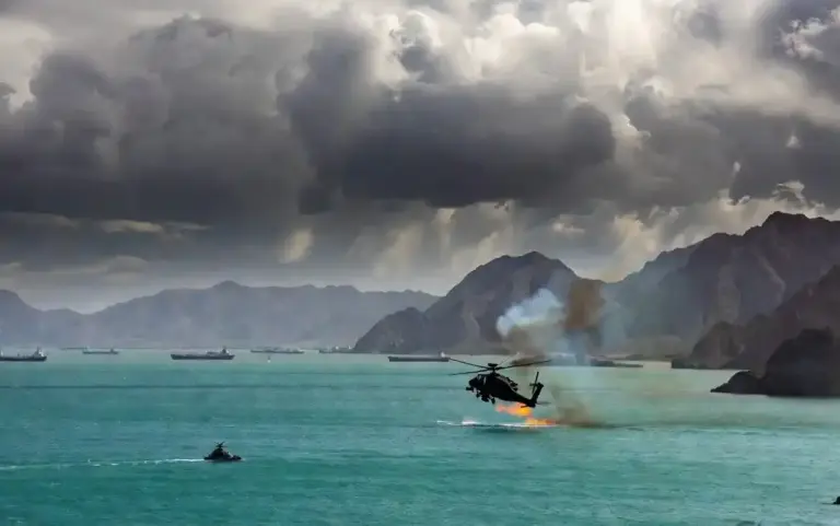US Apache Helicopter Crash| અમેરિકી સેનાના અપાચે ક્રેશ પાછળ ઈરાનનો હાથ? દરિયાની અધવચ્ચે હેલિકોપ્ટર તૂટી પડતાં પેન્ટાગોન એક્શન મોડમાં!