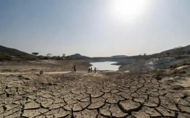 Water Crisis in Maharashtra  કલ્યાણડોંબિવલી અને નાગપુરમાં 'પાણી કાપ' વહીવટીતંત્ર દ્વારા જળપુરવઠામાં મોટો કાપ, જાણો તમારા વિસ્તારની સ્થિતિ