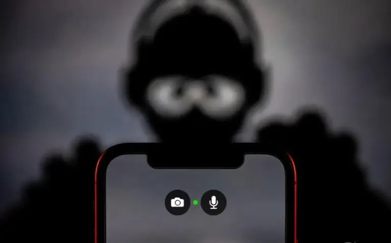 Iphone Privacy Features। સાવધાન! જો તમારા iPhone પર દેખાય આ બે કલરના ડોટ્સ, તો સમજી લેજો કોઈ છૂપી રીતે કરી રહ્યું છે તમારી જાસૂસી