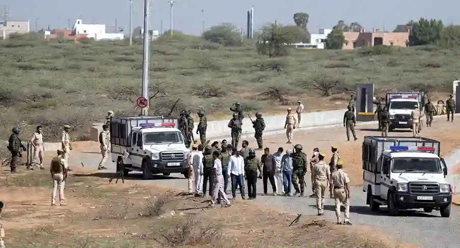 5 Jaish Terrorists Arrested in Gujarat  ગુજરાતમાં આતંકવાદી મોડ્યુલનો પર્દાફાશ મદ્રેસાની આડમાં સક્રિય જૈશએમોહમ્મદના 5 આતંકવાદીઓ ઝડપાયા!