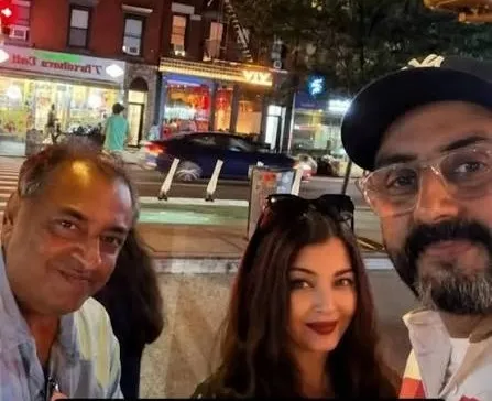 Abhishek Bachchan Joins Aishwarya Rai New York અફવાઓ વચ્ચે અભિષેક બચ્ચન ન્યૂયોર્કમાં આઈશ્વર્યા રાય સાથે જોડાયો 'કિંગ'ના શૂટિંગ વચ્ચેની તસવીરો થઈ વાયરલ