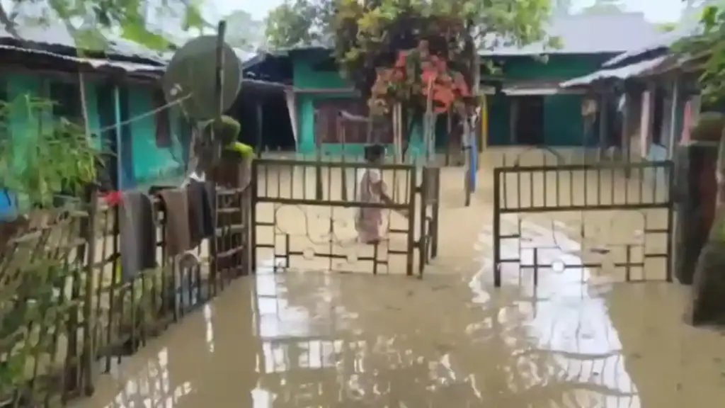 Assam floods toll rises આસામમાં પૂરનો કહેર, મૃત્યુઆંક વધીને ૮૦ પર પહોંચ્યો, ૮ જિલ્લામાં ૨.૧૨ લાખથી વધુ લોકો પ્રભાવિત..