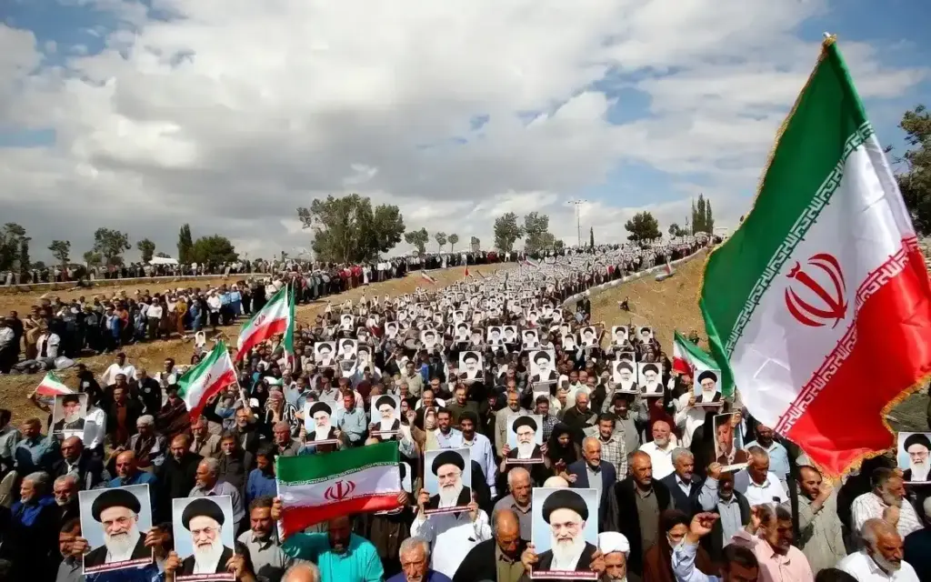 Ayatollah Ali Khamenei's Final Journey અલી ખામેનીની અંતિમ યાત્રા ભારત સહિત ૧૦૦ દેશોના નેતાઓની હાજરી, ઈરાને વિશ્વને બતાવી પોતાની તાકાત