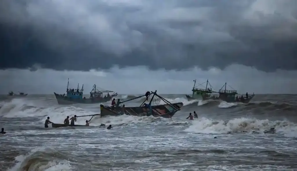 Bengal Boat Tragedy માછીમારોના પરિવારો પર આભ તૂટી પડ્યું બોટ દુર્ઘટનામાં 9ના મોત, સરકારે આર્થિક સહાયની કરી જાહેરાત.