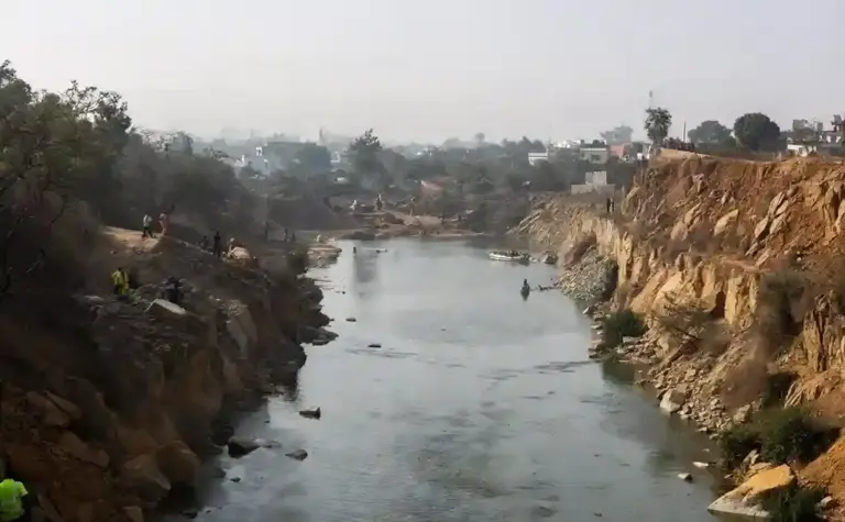 Tragic Drowning in Dahisar સંજય ગાંધી નેશનલ પાર્ક નજીકની ક્વોરીમાં બની દુર્ઘટના, પાણીમાં ડૂબી જવાથી બે ૧૯ વર્ષીય યુવકોના કરુણ મોત..