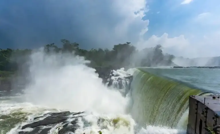 Bhushi Dam Overflowing  લોનાવાલામાં મેઘમહેર પ્રખ્યાત ભૂશી ડેમ ઓવરફ્લો થતા પર્યટકોમાં ઉત્સાહ