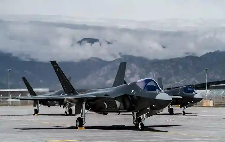 Chinese J 20 Stealth Jets Deployed એલએસી પાસે ડ્રેગનની હિલચાલ, ચીને સરહદ નજીક ૧૨ ફાઈટર જેટ્સ ગોઠવીને વધાર્યો તણાવ, સુરક્ષા એજન્સીઓ એલર્ટ.