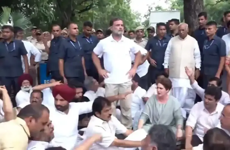 Congress Nationwide March  વિદ્યાર્થીઓના સમર્થનમાં કોંગ્રેસ મેદાને, પેપર લીક મુદ્દે આવતીકાલે દેશભરમાં કેન્ડલ માર્ચ અને સત્યાગ્રહ યોજાશે.