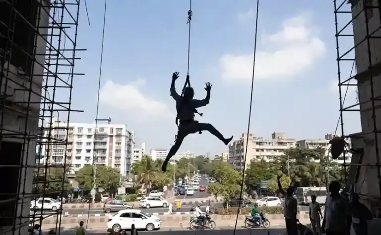 Construction Site Tragedy  મુંબઈના જોગેશ્વરીમાં બાંધકામ સાઈટ પર દુર્ઘટના બિલ્ડિંગ પરથી પટકાતા શ્રમિકનું મોત, સાંસદ રવિન્દ્ર વાયકર આક્રમક