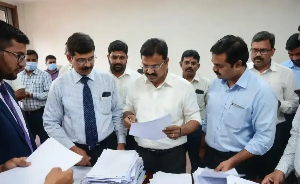 FSSAI Action on Food Brands  ફૂડ ઇન્ડસ્ટ્રીમાં ખળભળાટ 14 મોટી કંપનીઓને FSSAI ની નોટિસ, ભ્રામક દાવાઓ અને એનર્જી ડ્રિંક્સ પર સખત વલણ