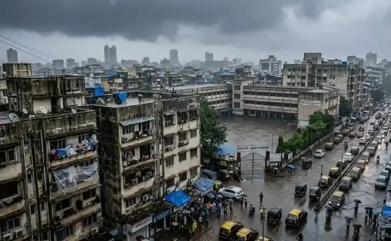 Heavy Rainfall In Maharashtra  મેઘરાજાની તોફાની બેટિંગ મુંબઈપાલઘરમાં રસ્તાઓ બન્યા નદીઓ, ૧૬ ગામો સંપર્કવિહોણા!