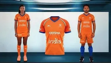 Hockey India saffron jersey  હૉકી ઇન્ડિયાની જર્સી વાદળીથી ભગवा થતા રાજકારણ ગરમાયું, પ્રિયંકા ગાંધીએ કર્યો વિરોધ