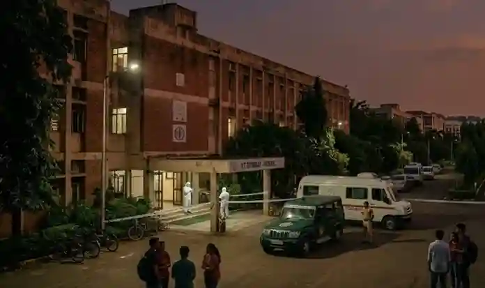 IIT Bombay Student Death  IIT બોમ્બે હોસ્ટેલમાં અરેરાટીભરી ઘટના! ૨૦  વર્ષીય બી.ટેકના વિદ્યાર્થીએ રૂમમાં જ જીવન ટૂંકાવ્યું, પવઈ પોલીસ તૈનાત..