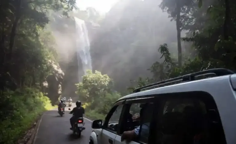 Igatpuri Incident  ઈગતપુરીના ભાવલી ધોધ પર પ્રવાસી પરિવાર પર જીવલેણ હુમલો અને મહિલાની છેડતી; ૭ અજાણ્યા શખ્સો વિરુદ્ધ ગુનો દાખલ