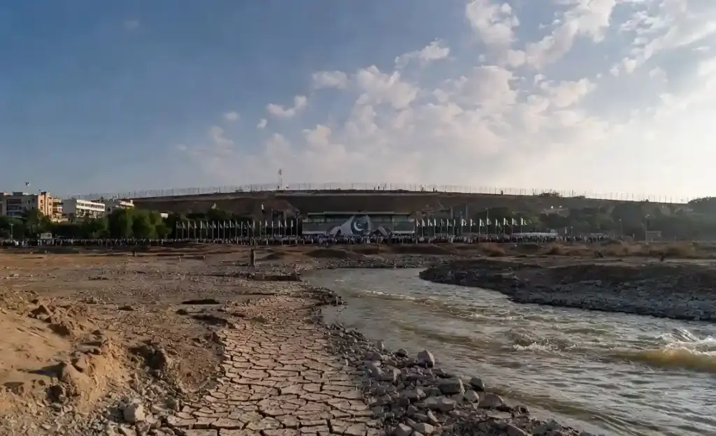Indus Water Treaty India Pakistan  સિંધુ નદીના પાણી માટે પાકિસ્તાન તરસ્યું ! ભારતને ધમકી આપવા ઇસ્લામાબાદમાં બોલાવી આંતરરાષ્ટ્રીય પરિષદ