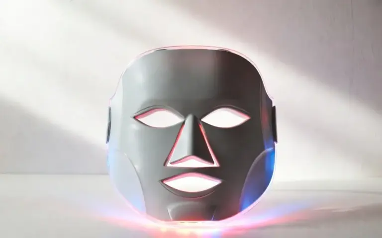 LED Light Face Mask Skincare  એલઇડી લાઈટ ફેસ માસ્ક શું છે? ગ્લોઈંગ સ્કિન મેળવવા માટે સેલેબ્સ પણ કેમ કરે છે તેનો ઉપયોગ?